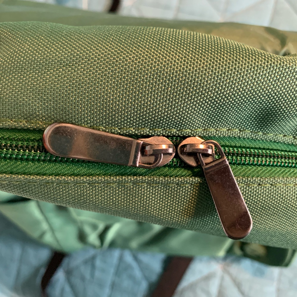 NWOT Arbonne Cute & Durable Green Backpack. Adjustable shoulder straps. Pockets. - Picture 6 of 11